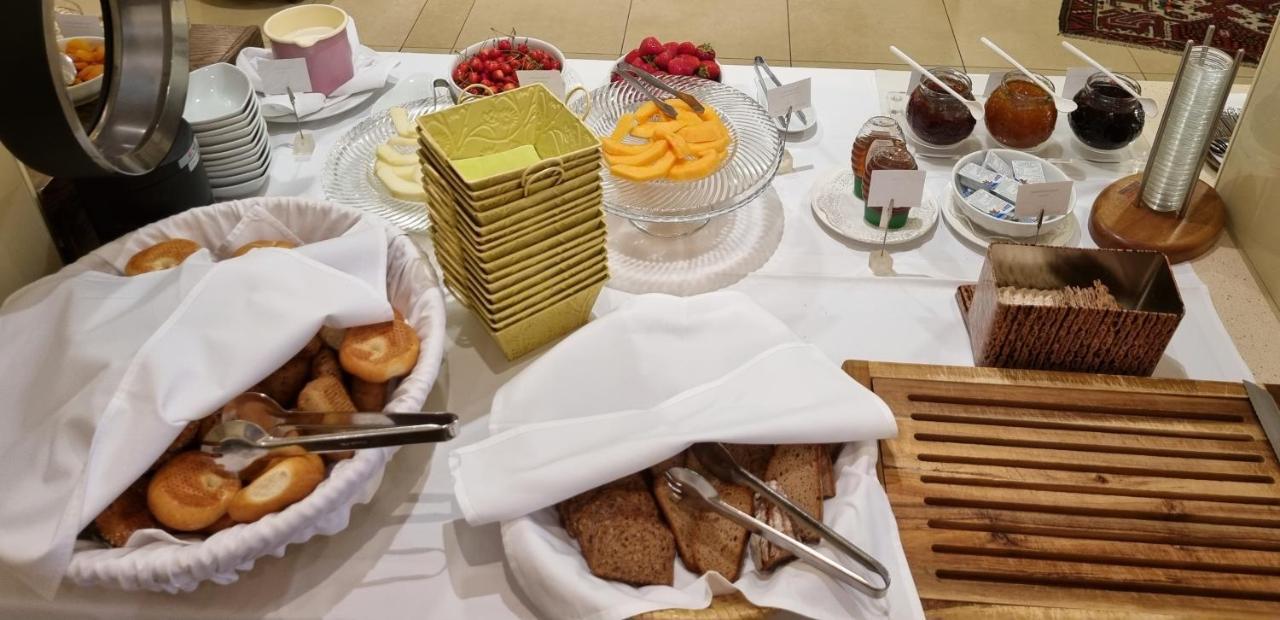 Birkenhof Gols - B & B - Wohlfuehl Hotel Mit Wochenend-Restaurant Екстериор снимка