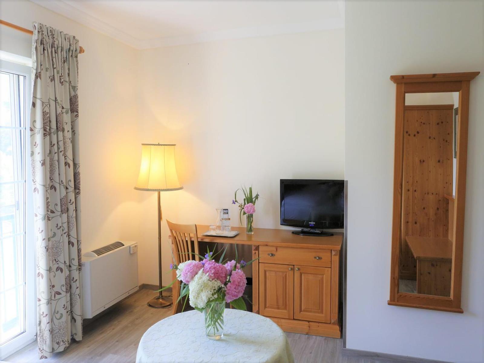 Birkenhof Gols - B & B - Wohlfuehl Hotel Mit Wochenend-Restaurant Екстериор снимка