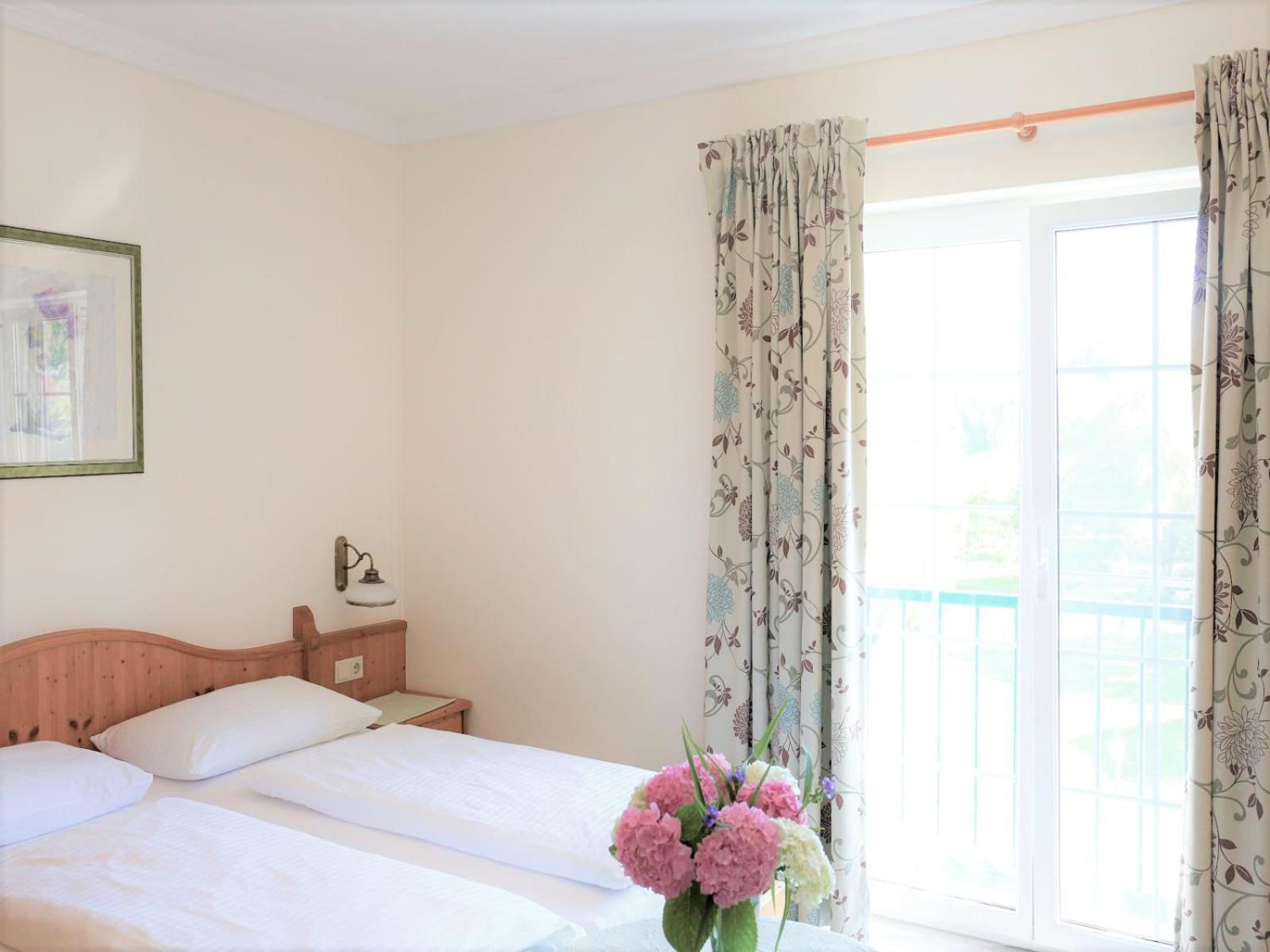 Birkenhof Gols - B & B - Wohlfuehl Hotel Mit Wochenend-Restaurant Екстериор снимка