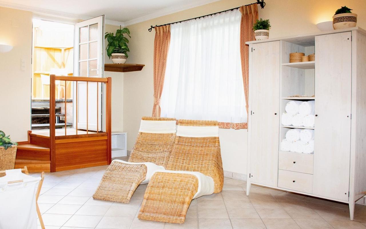Birkenhof Gols - B & B - Wohlfuehl Hotel Mit Wochenend-Restaurant Екстериор снимка